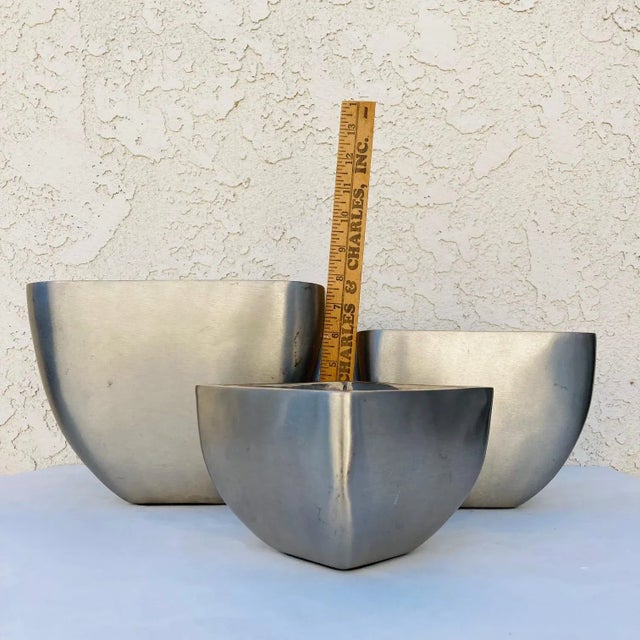 Late 20th Century Nesting / Serving Bowls- Set of 3 For Sale - Image 10 of 12