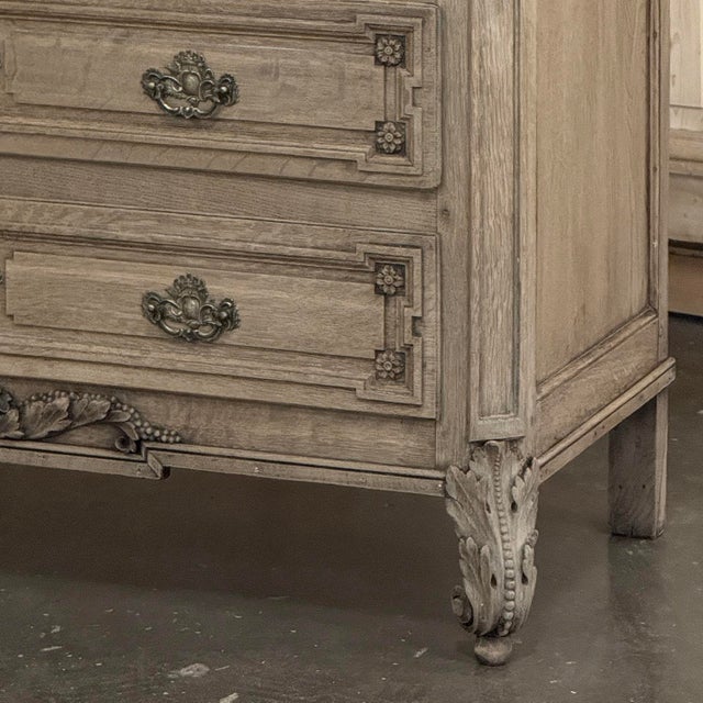 18th Century French Louis XVI Commode ~ Chest of Drawers in Stripped Oak For Sale - Image 11 of 18