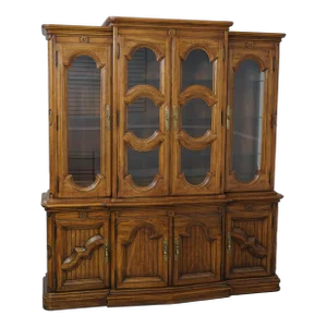 Thomasville Continental Style 4 Door Breakfront China Cabinet