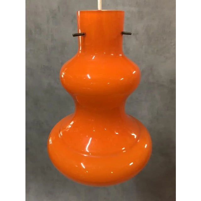 Suspension opaline orange des années 70’s European Plug (up to 250V).The wiring of this item may be original and might...