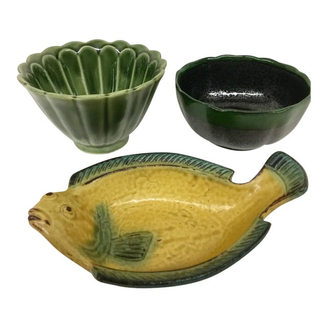 Vintage Magnolia Green Japanese Bowls - Set of 3 For Sale