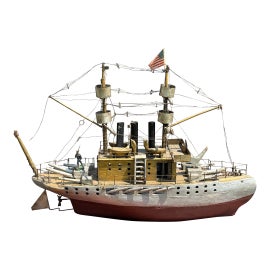 Example of Political and Patriotic Models and Figurines