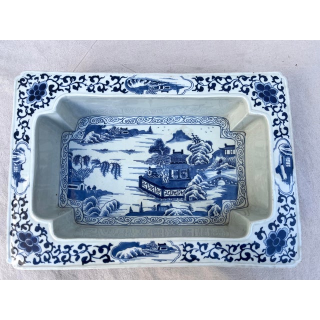 Late 19th Century 19th Century Chinese Export Blue and White Narcissus Planter For Sale - Image 5 of 12