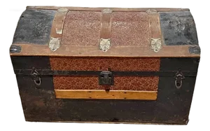 1880s Victorian Dome-Top Immigrant Trunk With Original Divided Tray & Embossed Tin