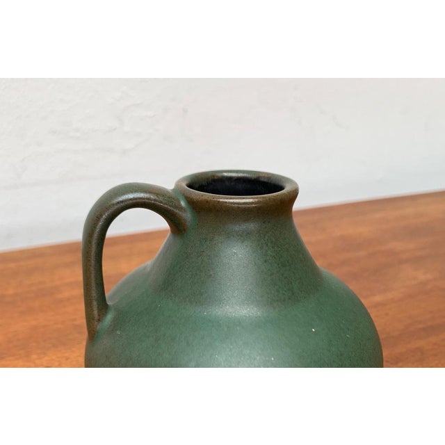 Green Minimalist German Carafe Vase by Hildegard and Peter Delius for Hamelner Töpferei, 1960s For Sale - Image 8 of 18