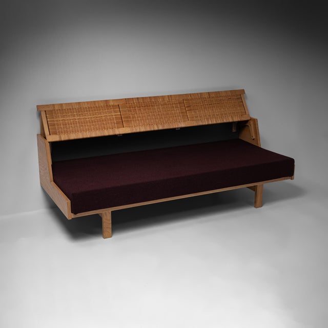 Model GE258 Oak and Cane Sofa Bed by Hans J. Wegner for Getama, Denmark, 1954 For Sale - Image 4 of 18