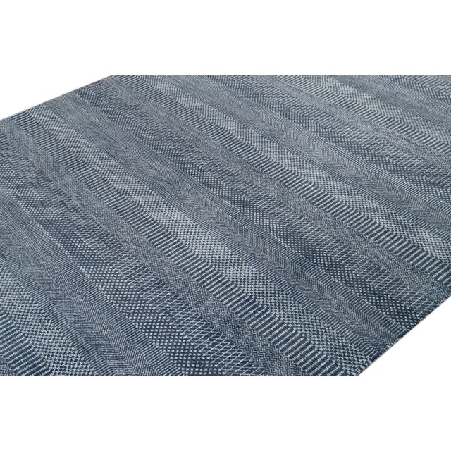 20th Century Vintage Savannah Style Wool Rug For Sale In New York - Image 6 of 12