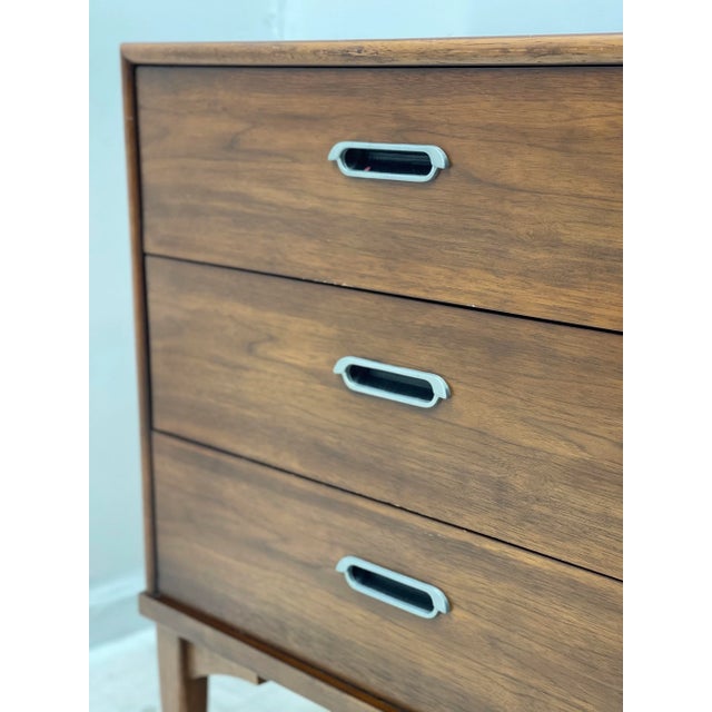1970s 1970s Vintage Mid-Century Modern Drexel Lowboy Dresser, 6-Drawer Walnut-Tone Case With Dovetail Joinery and Original Recessed Hardware For Sale - Image 5 of 8