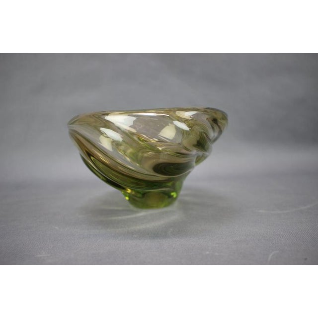 Andromeda Glass Bowl by Jaroslav Beránek for Skrdlovice, Czechoslovakia, 1950 For Sale - Image 4 of 8