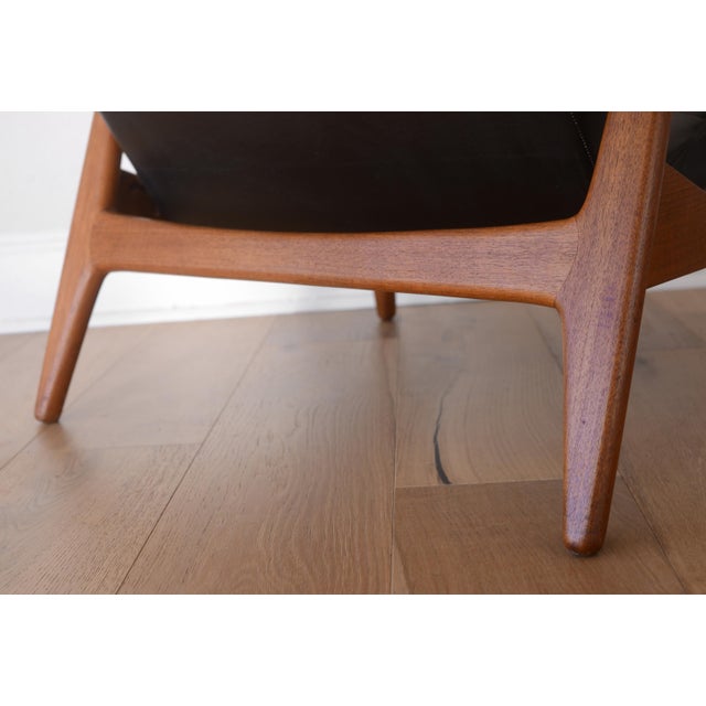 MCM Danish Modern Teak & Black Vinyl Reclining Lounge Chair For Sale - Image 9 of 18