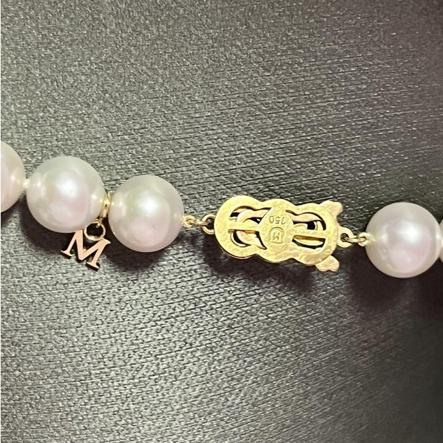 Late 20th Century Mikimoto Estate Akoya Pearl Necklace 18" 18k Y Gold 10 MM Certified For Sale - Image 9 of 12