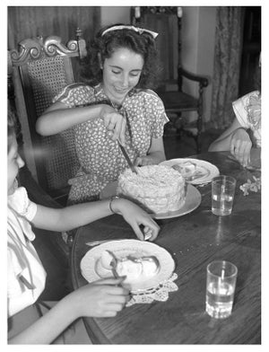 'Elizabeth Taylor at Home' Unframed Archival Pigment Print