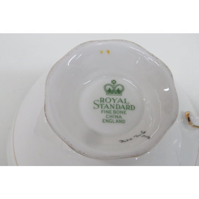 White Royal Standard Green and Gold 22k Teacup and Saucer Set 4656b For Sale - Image 8 of 10