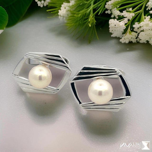 1990s Mikimoto Estate Akoya Pearl Cufflinks Silver 7.50 mm, 2 pieces For Sale - Image 11 of 12