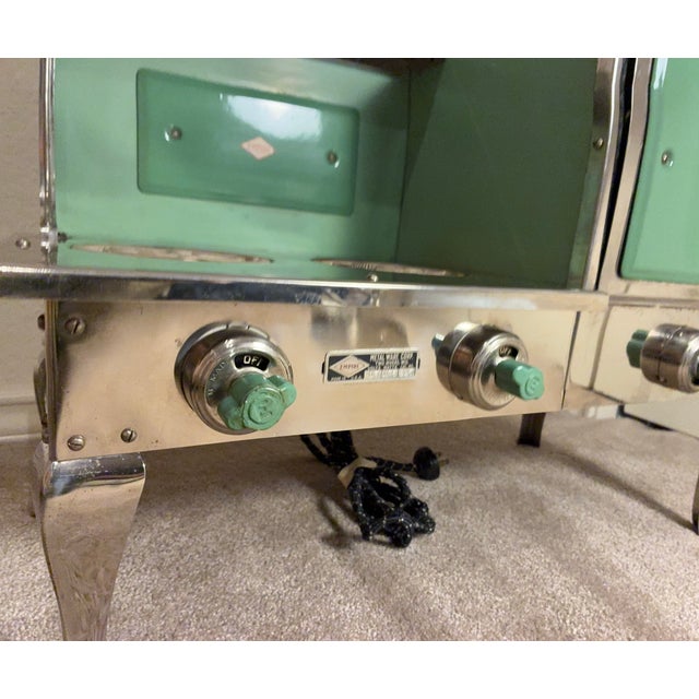 Pistachio Antique Child’s Electric Range by Empire, Metal Ware For Sale - Image 8 of 12