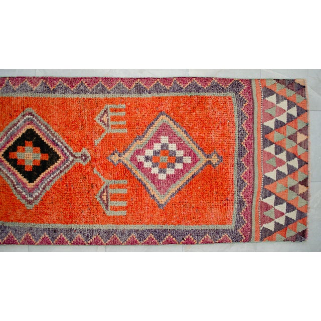 1960s Vintage Hand Knotted Primitive Turkish Runner For Sale - Image 12 of 15