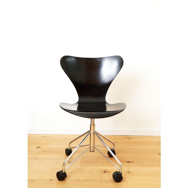 Model 3117 Office Chair by Arne Jacobsen for Fritz Hansen, 1980s For Sale - Image 16 of 16