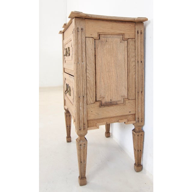 Small Neoclassical Louis XVI Oak Chest of Drawers, Late 19th Century For Sale - Image 16 of 18