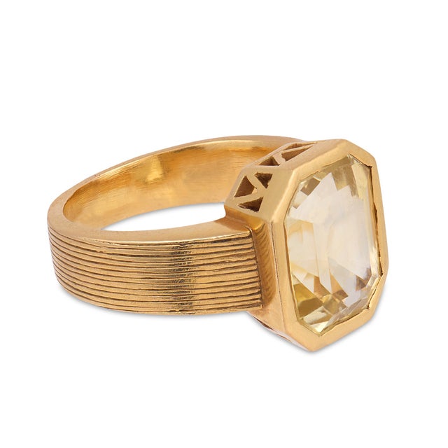 1950s 1950s Gia 8.00 Carat Ceylon No Heat Yellow Sapphire 18k Yellow Gold Bezel Set Ring, Size 6 For Sale - Image 5 of 7