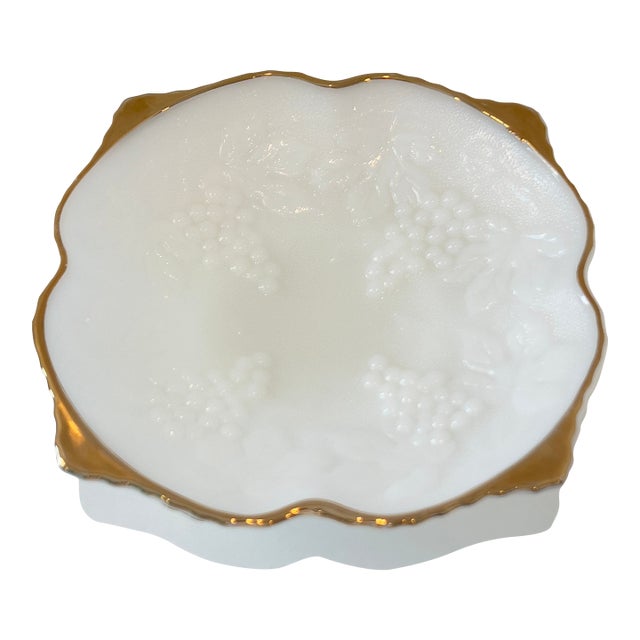 Vintage 1960s Anchor Hocking Embossed Grape Pedestal Bowl With 22k Gold Rim For Sale