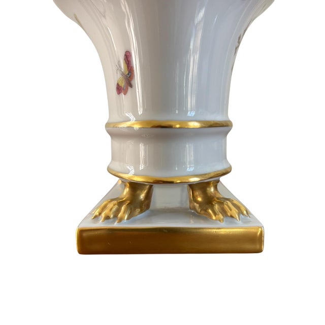White Vintage 1950s Herend Hungary Rothschild Bird Oval Cachepot Urn With Gilded Paw Feet For Sale - Image 8 of 10
