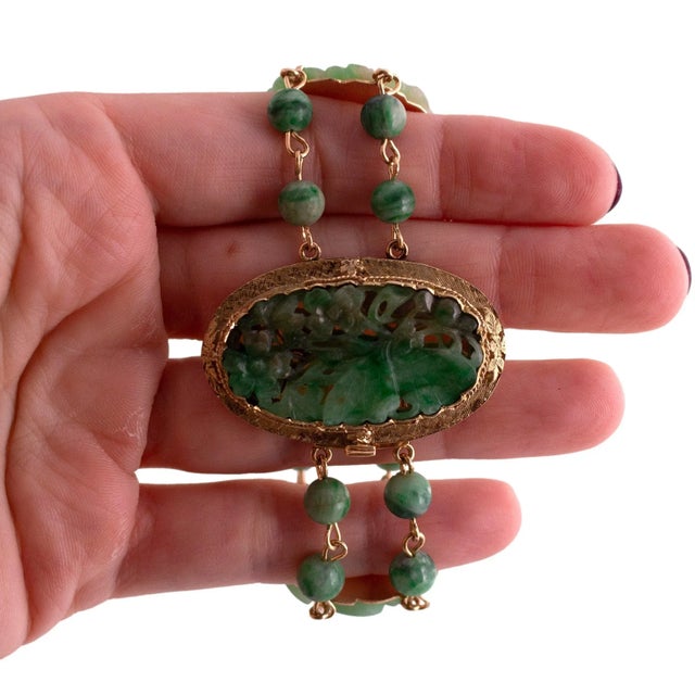 Mid 20th Century Carved Jade Link Bracelet For Sale - Image 4 of 4