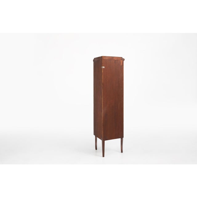 French Louis XV Style Corner Display Cabinet with Arched Glass, 1950 For Sale - Image 13 of 17