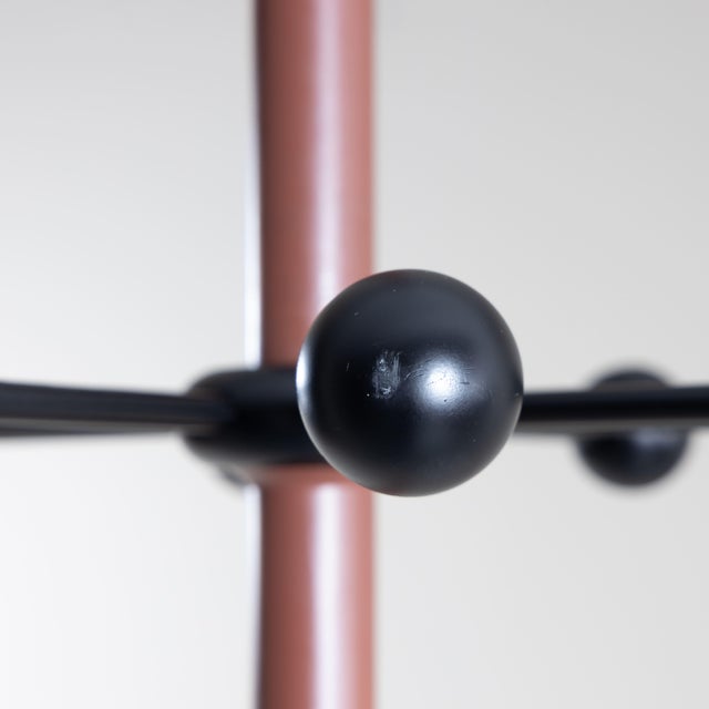 Adjustable height from 247cm to 320cm