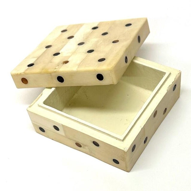 Mid-Century Tessellated Bone & Onyx Tile Inlay Trinket or Jewelry Box For Sale In Miami - Image 6 of 9