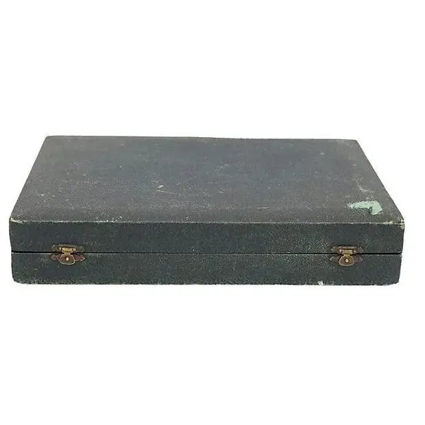 19th Century Victorian English Mother-of-Pearl Coat of Arms Knives, Set of 12 For Sale - Image 5 of 6