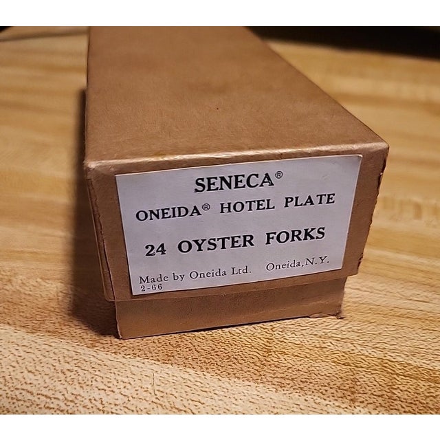 Metal 1960s Oneida 24 Vintage Silverplate Oyster Forks For Sale - Image 7 of 9