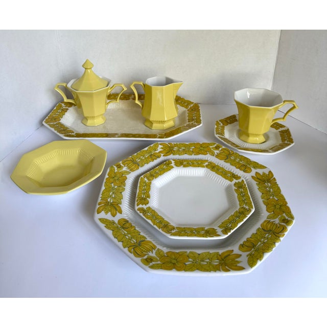 1960s Independence Ironstone Japan Yellow Bouquet/Yellow Daffodil 43-Piece Dinnerware Set For Sale - Image 4 of 12