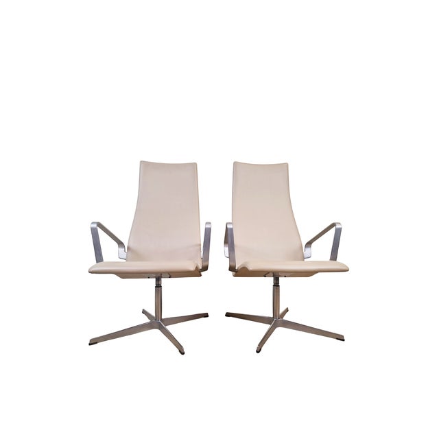 The Oxford chair was designed in 1963-1965 by the legendary Danish architect and designer Arne Jacobsen (1902-1971),...