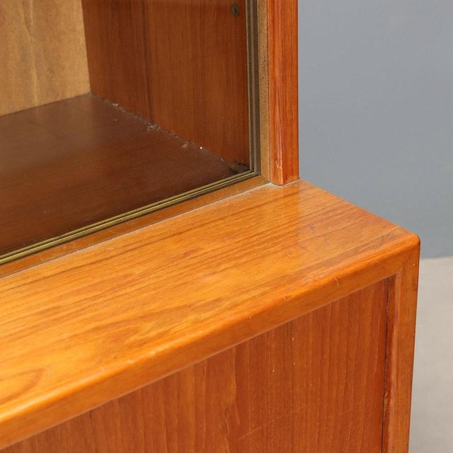 Vintage Larch Veneer Bookcase, Italy, 1960s For Sale - Image 6 of 13