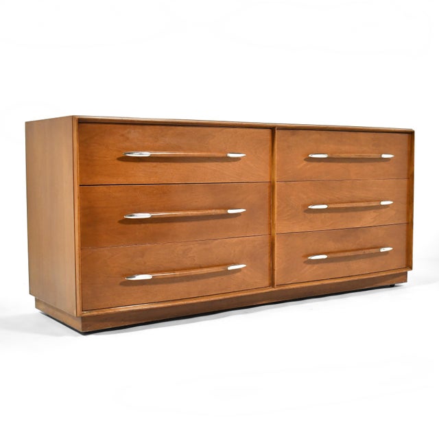 This stunning double dresser by T.H. Robsjohn-Gibbings for Widdicomb is impeccably designed and expertly crafted. The...