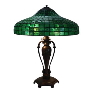 1920s Tiffany Style Classic Arts & Crafts Green Leaded Stained Glass Table Lamp For Sale