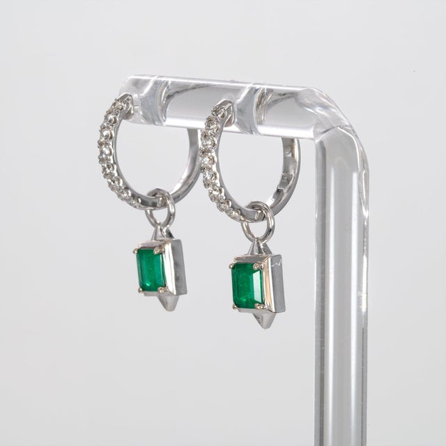 2020s Colombian Emerald Earrings With Earth-Mined Diamond Accents: Solid 14k Gold, Pair For Sale - Image 5 of 7
