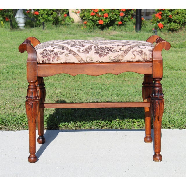 Mid-20th Century Traditional Cherry-Finish Vanity Bench With Pink & Brown Damask Upholstery For Sale - Image 4 of 18
