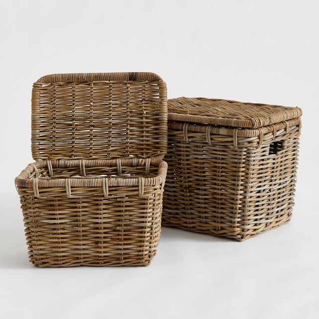 A chunky weave and slightly tapered shape makes these storage trunks a must have. Fill with keepsakes, seasonal clothes or...