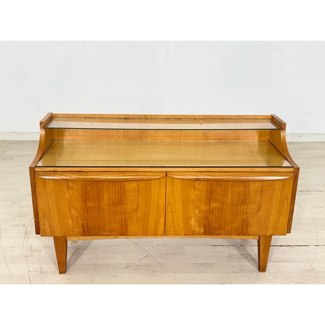 Very beautiful vintage Hellerau chest of drawers in good condition. The last picture shows matching nightstands, which can...