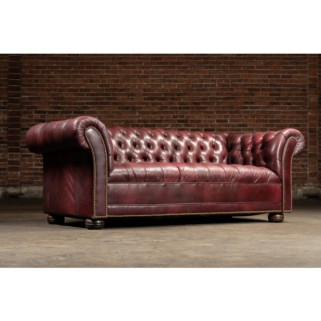 English Mid 20th Century Tufted Leather Chesterfield Sofa in Burgundy For Sale - Image 3 of 8