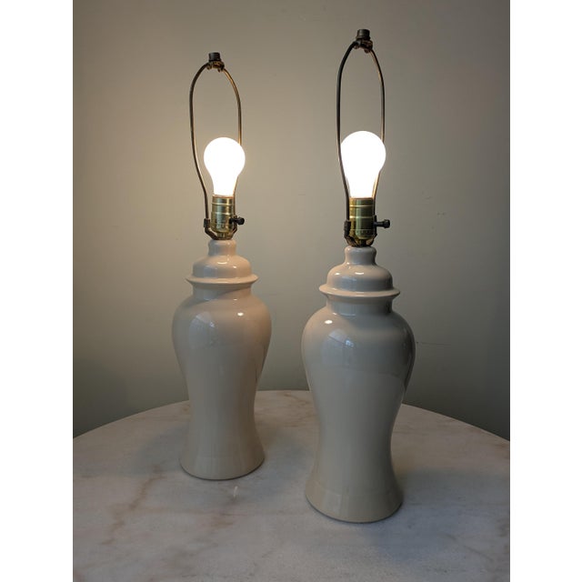 Chinoiserie Vintage Beige Ginger Jar Glazed Ceramic Table Lamps - a Pair For Sale - Image 3 of 8
