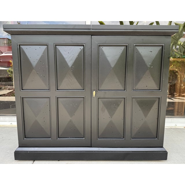 Spanish Henredon Custom Folio Three Collection Rolling Bar Cabinet For Sale - Image 3 of 11