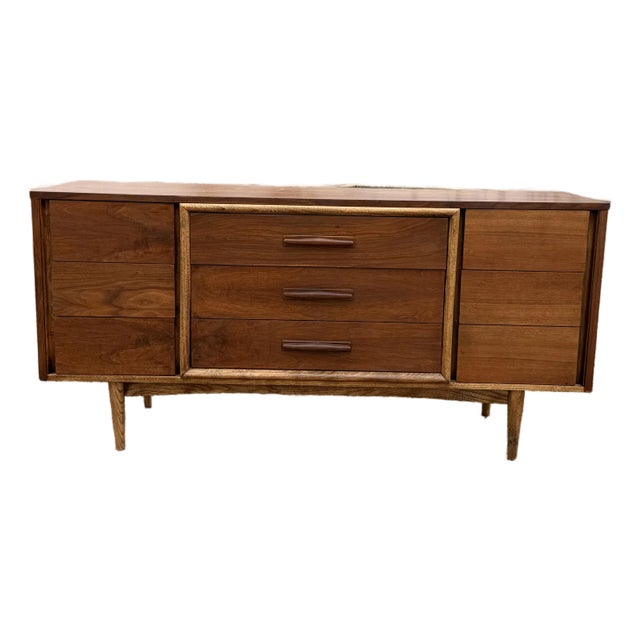 1960s Mainline by Hooker 9 Drawer Dresser, Attributed For Sale