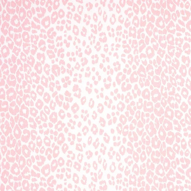 Sample - Schumacher Iconic Leopard Fabric in Pink For Sale In Charlotte - Image 6 of 6