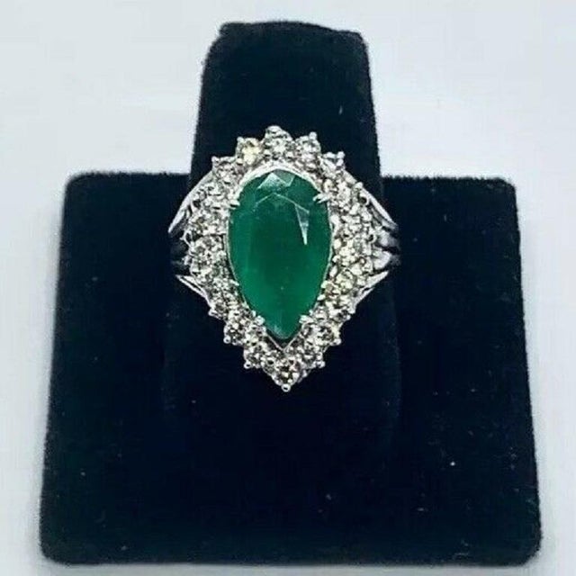 2010s Diamond Emerald Ring 7.50 TCW 18 Karat GIA Certified, Size 6.5 For Sale - Image 5 of 10