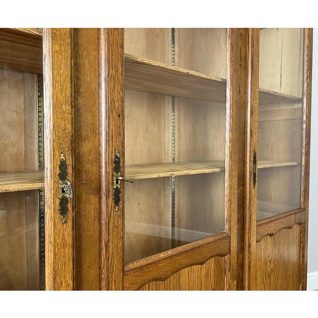 Brown Vintage French Louis XIV Glazed Oak Display Cabinet For Sale - Image 8 of 11