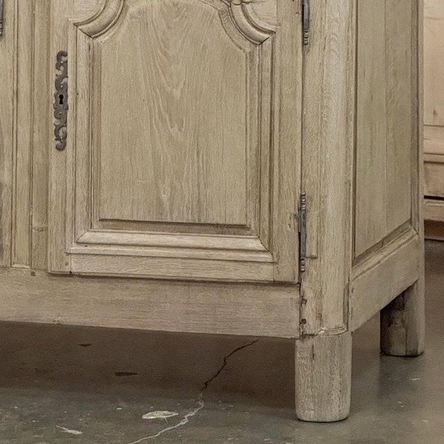 18th Century Country French Louis XIV Buffet in Stripped White Oak For Sale - Image 9 of 18