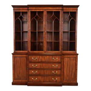 1990s Henkel Harris Georgian Carved Mahogany Lighted Breakfront Bookcase Cabinet