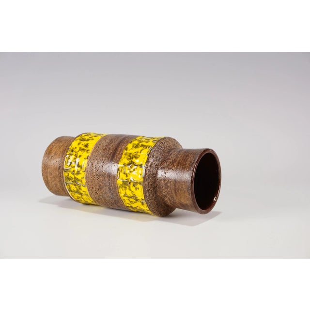 Very nice vase in top condition. In contrast to the more commonly encountered Bitossi vases with a blue frieze, here now...